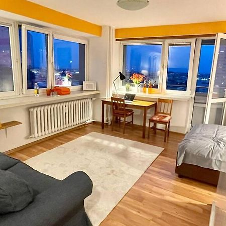 Orange Metro Fast Wifi 1Gbs Big Tv Hbo Appletv Apartment Warsawa Bagian luar foto