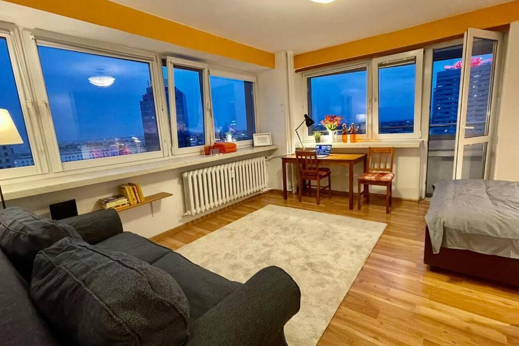 Orange Metro Fast Wifi 1Gbs Big Tv Hbo Appletv Apartment Warsawa Bagian luar foto