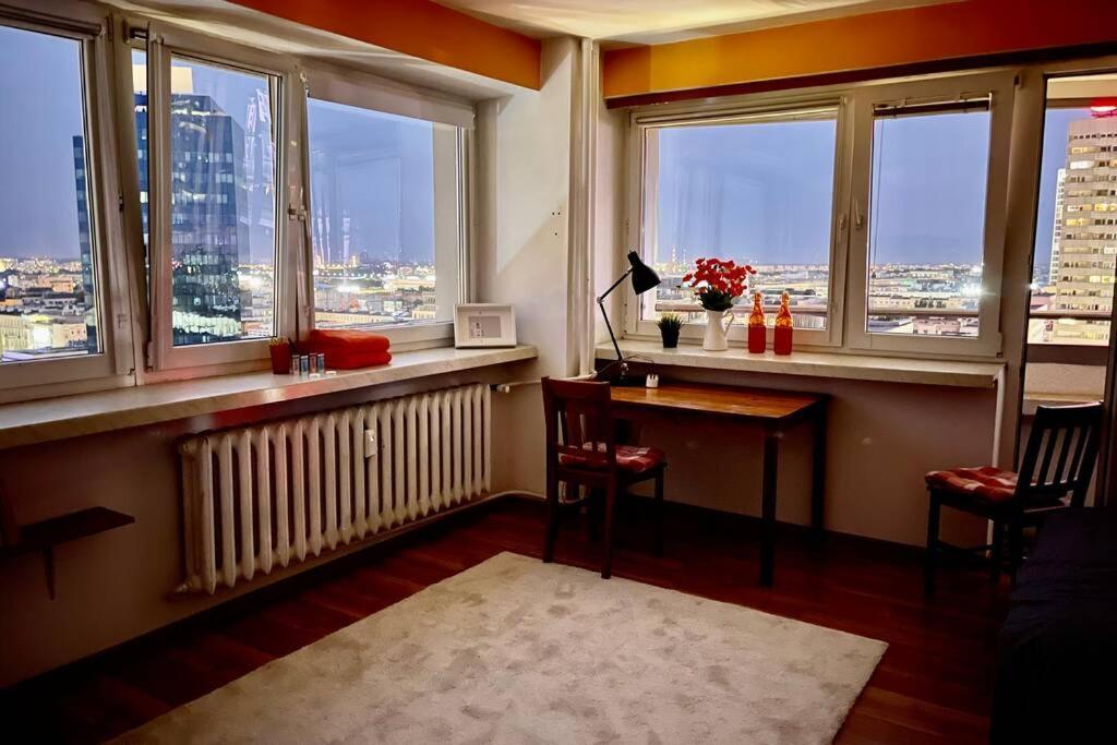 Orange Metro Fast Wifi 1Gbs Big Tv Hbo Appletv Apartment Warsawa Bagian luar foto