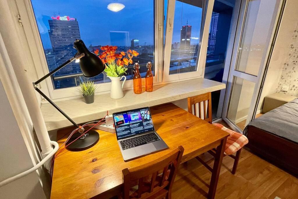 Orange Metro Fast Wifi 1Gbs Big Tv Hbo Appletv Apartment Warsawa Bagian luar foto